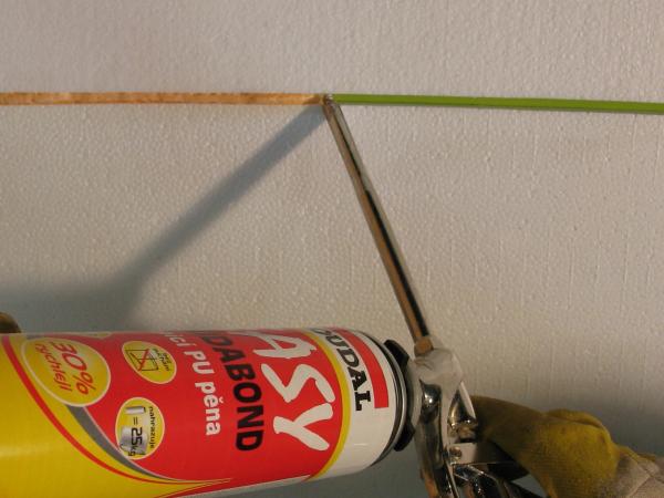 Soudal Soudabond EASY pištoľová - Lepiaca PU pena 750ml 4