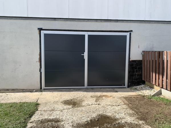 Dvojkrídlová garážová brána ETILA WIND | hladký panel | bežné farby 3